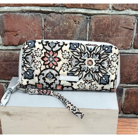 Vera Bradley RFID Accordion Tech Wristlet Lisbon Medallion Wallet Organizer - Picture 1 of 7
